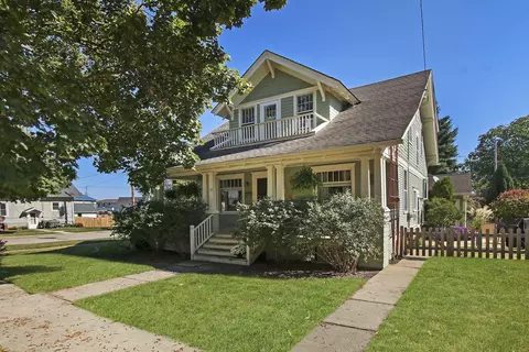 300 Henry, Burlington, WI 53105