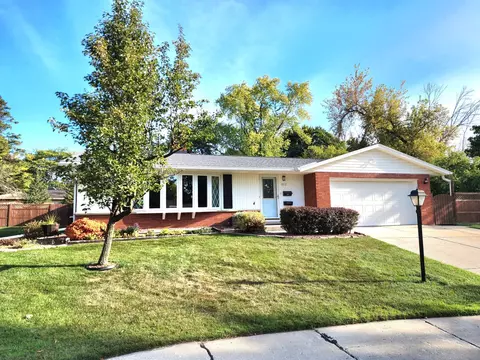 2512 Glenside, Sheboygan, WI 53081
