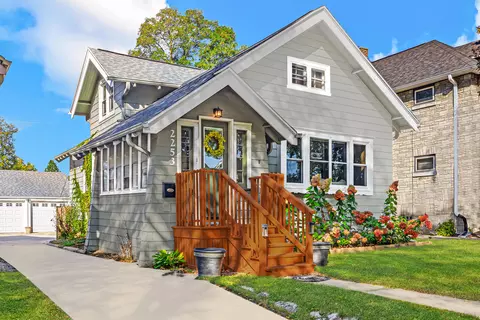 2253 N 67th, Wauwatosa, WI 53213