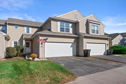1400 Hunters Rdg #64, Genoa City, WI 53128