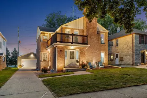 8535 W Hawthorne #8537, Wauwatosa, WI 53226