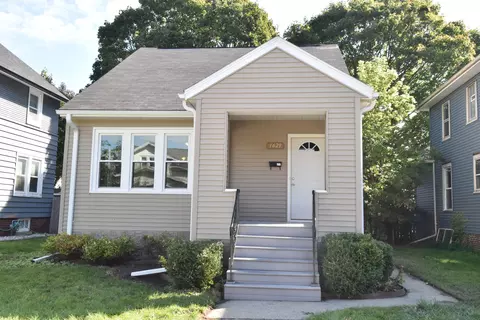 1629 Flett, Racine, WI 53405