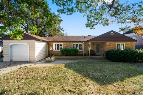 8755 Lakeshore, Pleasant Prairie, WI 53158