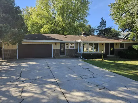 27131 Long Lk, Norway, WI 53185