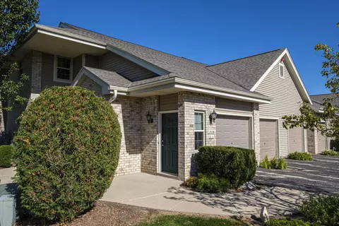 18520 Emerald #E, Brookfield, WI 53045