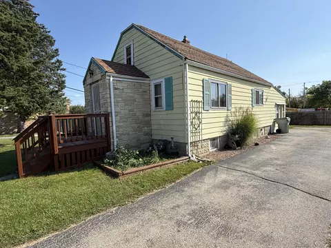 5201 W W Ml, Milwaukee, WI 53218