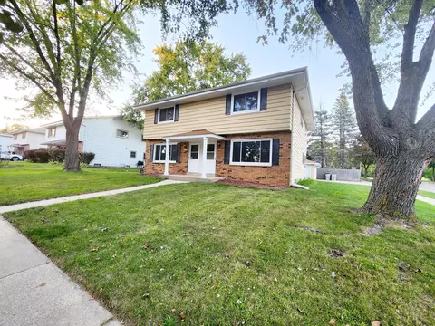 11002 W Langlade #11004, Milwaukee, WI 53225