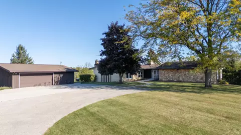 10 Tower, Mayville, WI 53050
