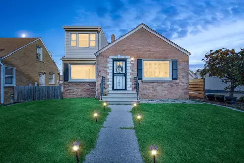 3230 S 16th #3230 A, Milwaukee, WI 53215