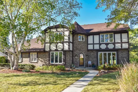12547 N La Belle, Mequon, WI 53092