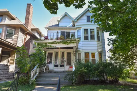2906 N Maryland #2908, Milwaukee, WI 53211