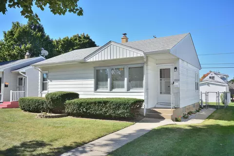 3821 S 20th, Milwaukee, WI 53221