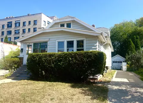 3940 N Frederick, Shorewood, WI 53211