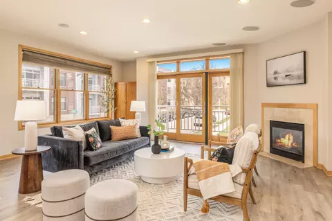 1810 N N Cpe #11, Milwaukee, WI 53212