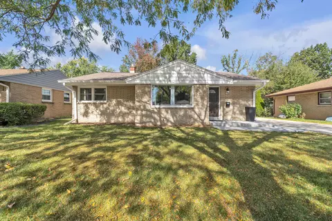6224 W Bottsford, Greenfield, WI 53220