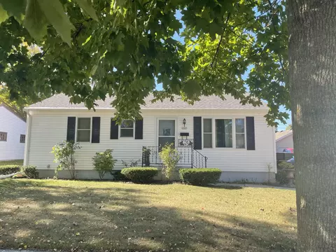 1205 Cherry, Manitowoc, WI 54220