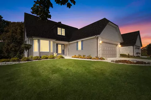 585 S Stonehedge #A, Brookfield, WI 53045