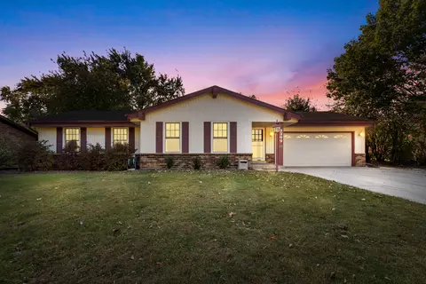 9309 S Sherwood, Franklin, WI 53132