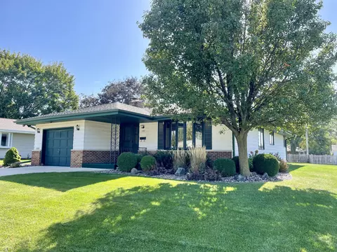 559 Orchard, Burlington, WI 53105