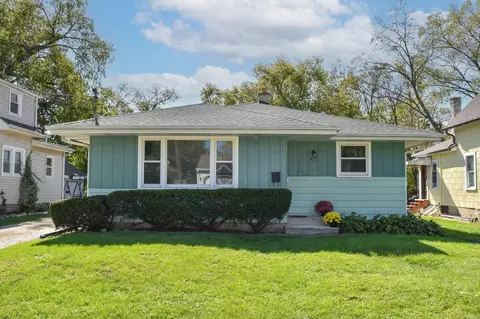 817 Eales, Waukesha, WI 53186
