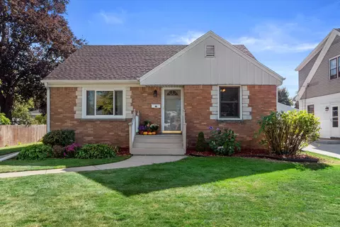 1407 Manistique, South Milwaukee, WI 53172