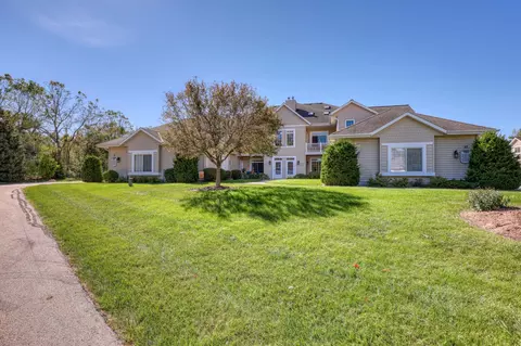 w397n5931 Autumn Woods, Oconomowoc, WI 53066