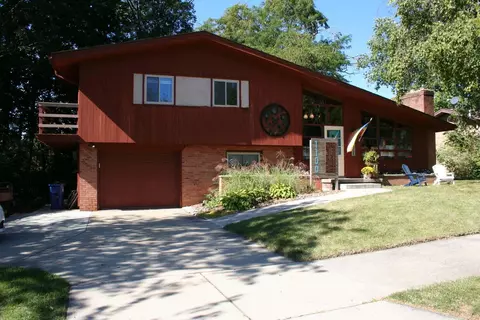 1100 N Osborne, Racine, WI 53405