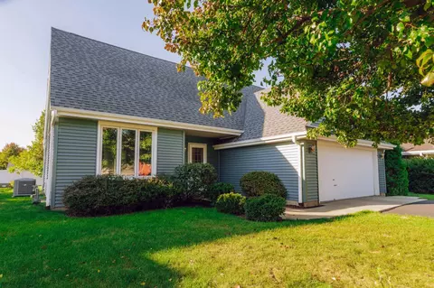 3101 E Forest Hl, Oak Creek, WI 53154