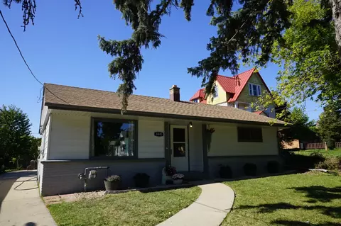 4445 S Howell, Milwaukee, WI 53207