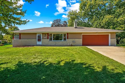 w250s3341 Center, Waukesha, WI 53189