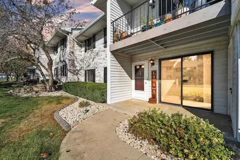 1372 30th #9A, Kenosha, WI 53144