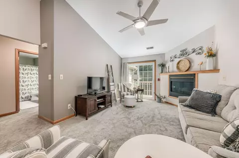 18375 Brookfield Lk #88, Brookfield, WI 53045