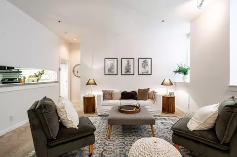 234 N Broadway #206, Milwaukee, WI 53202