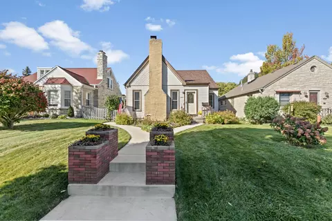 2407 S 58th, West Allis, WI 53219