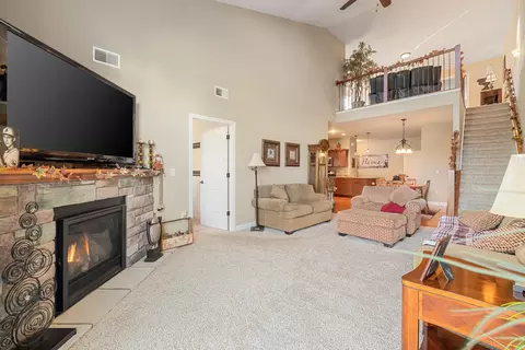 532 Cedar Blfs, Slinger, WI 53086