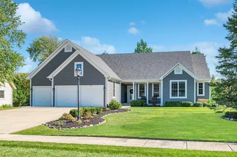 555 Cassie Lynn, Oconomowoc, WI 53066