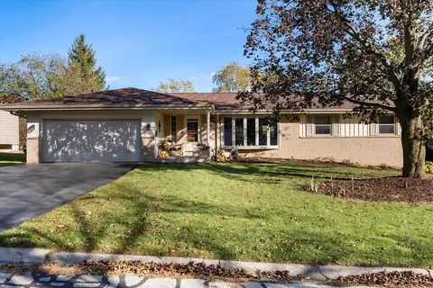 5601 Lakeview, Greendale, WI 53129