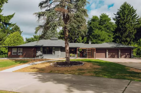 5410 W Pleasant, Mequon, WI 53092