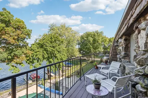 320 E Pleasant #301, Oconomowoc, WI 53066