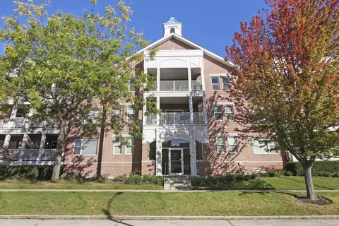 318 57th #203, Kenosha, WI 53140