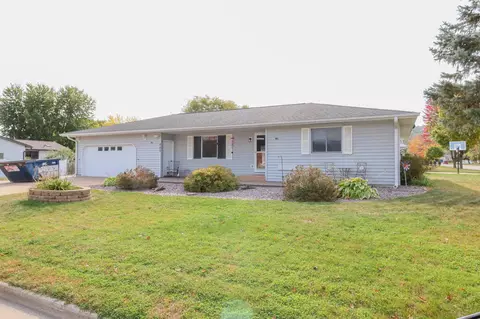 805 12th, La Crescent, MN 55947