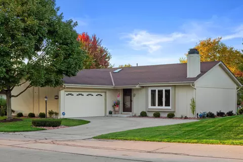 3624 W Honey Tree, Greenfield, WI 53221