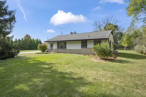 w202n9558 Club, Menomonee Falls, WI 53051