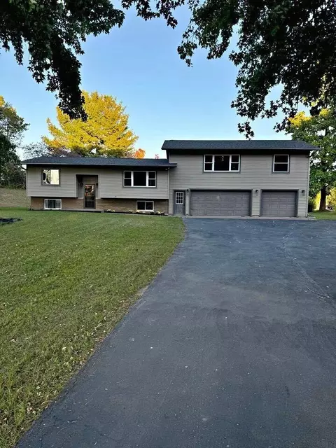 n6890 Briggs Road, Holland, WI 54636