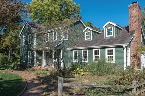1010 N Fieldstone, Summit, WI 53066