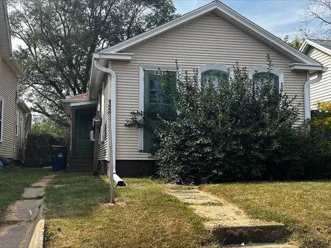 1214 Superior, Racine, WI 53404