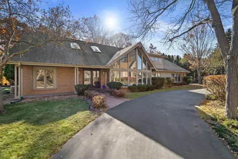 121 W Ravine Baye, Bayside, WI 53217