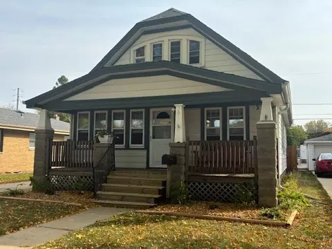 2921 E Van Norman, Saint Francis, WI 53235