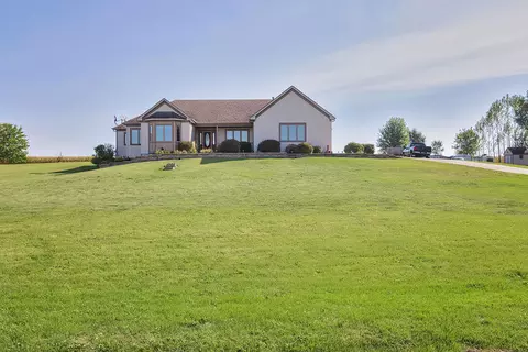 10625 395th, Genoa City, WI 53128
