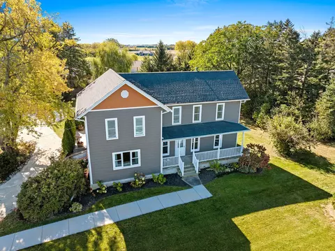 425 E 1st, Waldo, WI 53093